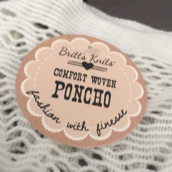 Woven poncho - Picture 2 of 3